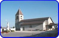 monument aux morts d&eacute;plac&eacute; pr&egrave;s de l`&eacute;glise